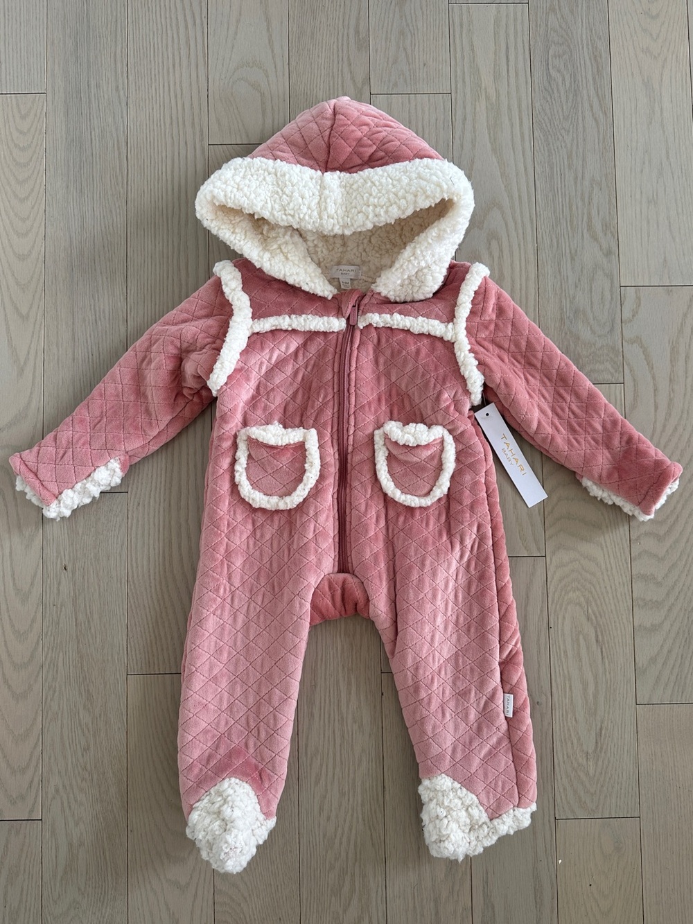 🌸TAHARI Baby Quilted One-Piece Hooded Romper in Dusty Pink with Sherpa Trim 6-9M